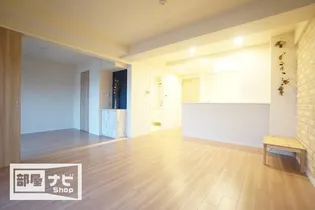 アルファスマート丸亀城西Ⅱ【0904号室】の居間