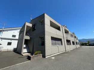 イーストリバーⅢ【1階】の外観