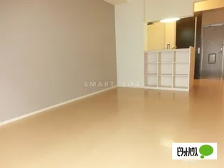 シャーロット壱番館【1階】の居間