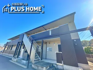 パインズコートⅤ【2階】の外観