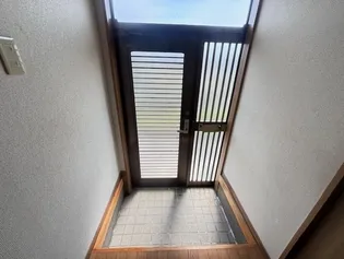 コーポT&H【1階】の玄関