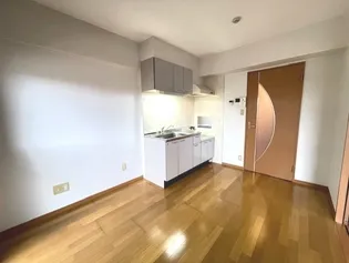 レシェンテ・ヴィラ日の里【303号室】の内装