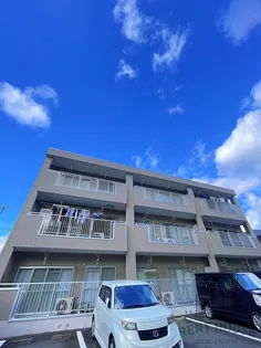 バルビゾン【2階】の外観