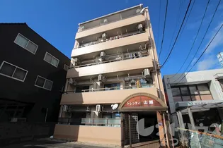 トレンディ山越の画像