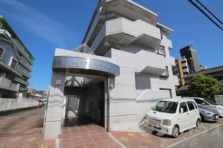 ジョイフル第5中村【3階】の外観