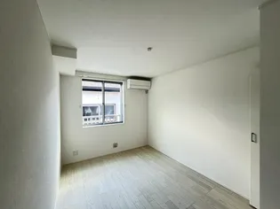 ベルンハルト新松戸【1階】の外観