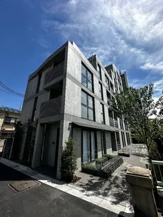 東京都新宿区下落合1丁目【マンション】の外観