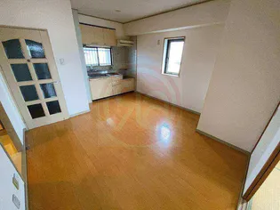 アドバンス渋川【2階】の居間