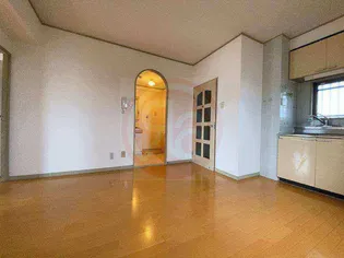 アドバンス渋川【2階】の居間