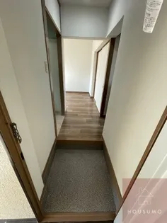 ニュー江坂ハイツ【1階】の玄関