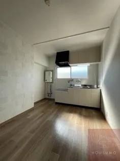 ニュー江坂ハイツ【1階】の居間