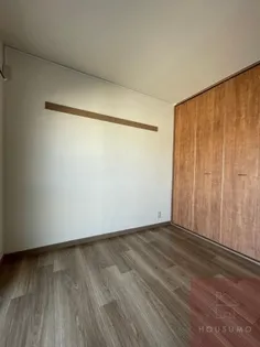 ニュー江坂ハイツ【1階】の居間