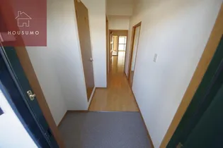 ニュープリーメル【812号室】の玄関