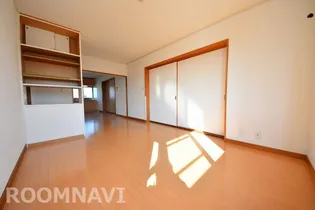 三間マンション【4階】の居間