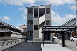 サルース【3階】の外観