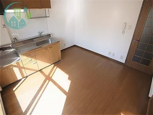 ロイヤルコート六甲【3階】の居間