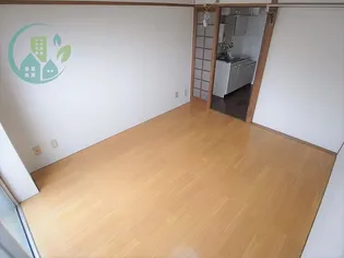 アムール六甲駅前【3階】の居間