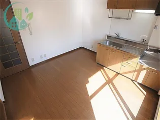 ロイヤルコート六甲【2階】の居間