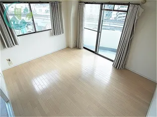 ル・パレ西灘【5階】の寝室