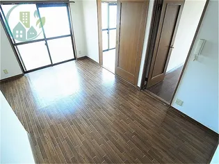 山根ビル【3階】の居間