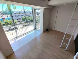 エス・キュート御影【4階】の居間