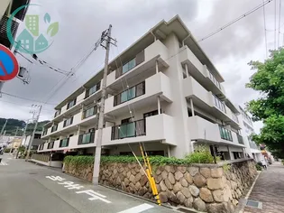 ウェルシー岡本【3階】の外観