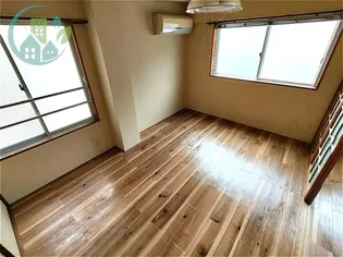 スリールJR摩耶【2階】の居間