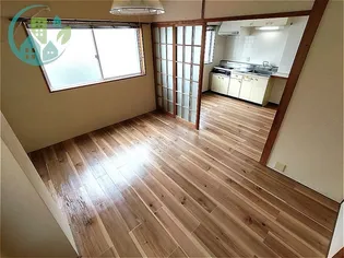 スリールJR摩耶【2階】の居間