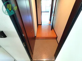 ボヌール恋野【3階】の玄関