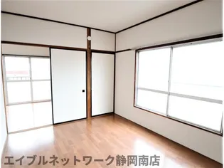 杉山マンション【303号室】の居間