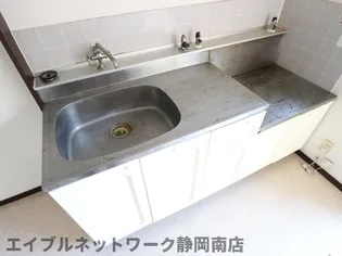 モンテベッロ【103号室】のキッチン