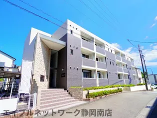 ユネル【3階】の外観