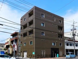 エミュアールの画像