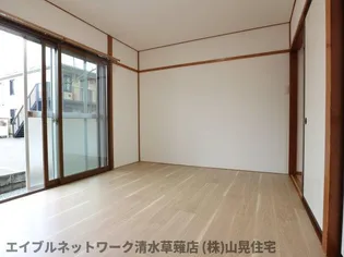 三花園ハイツ【B号室】の居間