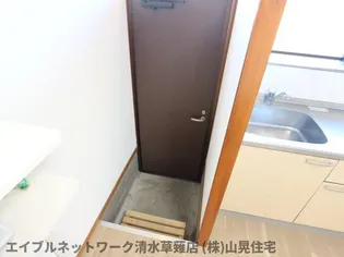 三花園ハイツ【B号室】の玄関