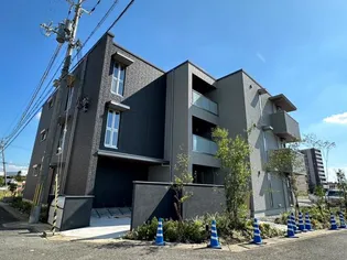 奈良県大和郡山市小泉町東1丁目【マンション】の外観