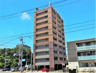 ラ トゥールの画像