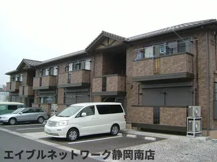 アメーヌ清水【105号室】の外観