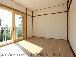 三花園ハイツ【F号室】の居間