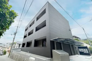 奈良県生駒市東松ケ丘【アパート】の外観