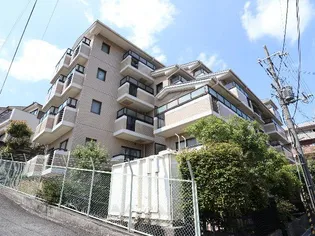 奈良県奈良市あやめ池南2丁目【マンション】の外観
