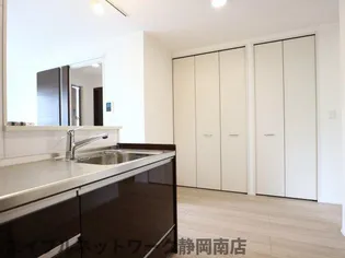 ルリアン縁【1階】のキッチン