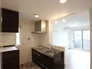 ルリアン縁【1階】の居間