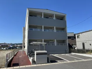 奈良県大和郡山市小泉町東1丁目【アパート】の外観