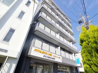 奈良県奈良市三条町【マンション】の外観