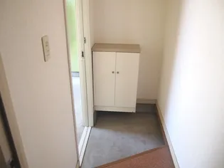 フローラル熊野【102号室】の玄関