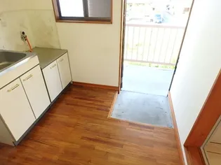 真下・ハイツ【105号室】の玄関