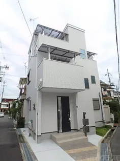 大阪府寝屋川市大成町【一戸建】の外観