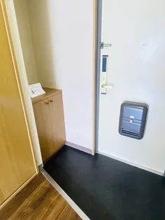 ドミトリー末広【5階】の玄関