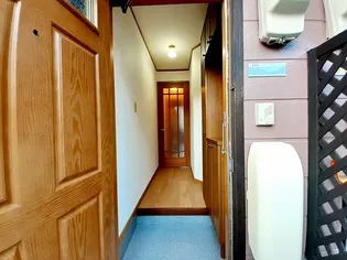 ラ・フィーネ【1階】の玄関